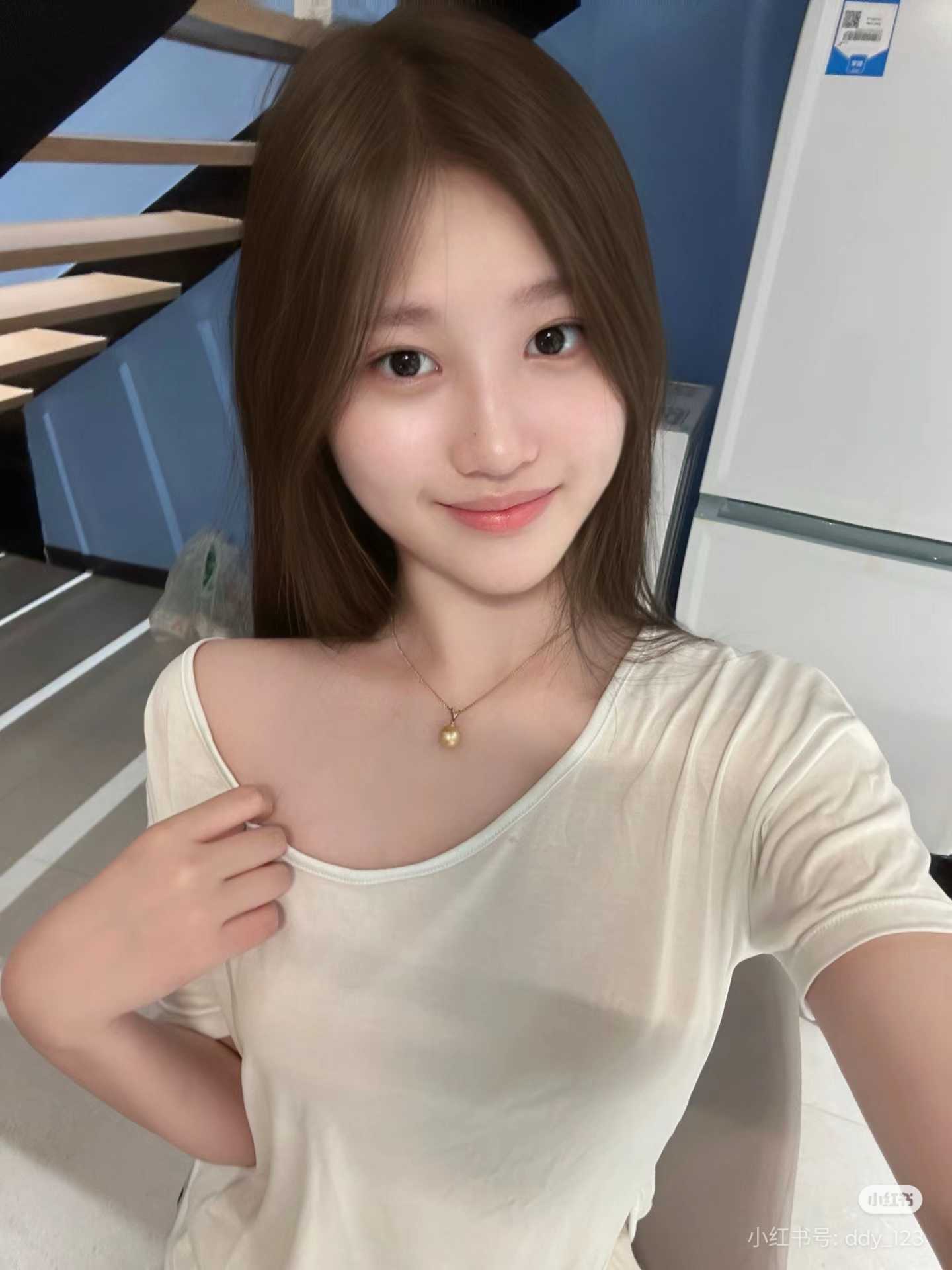 刚下海性感美女兼职